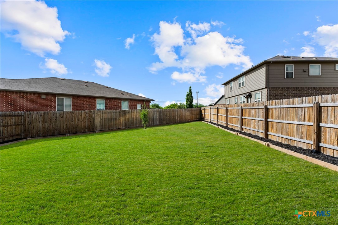 673 Sheridan Park Property Photo 43