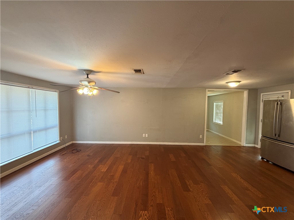 1012 San Antonio Street Property Photo 6
