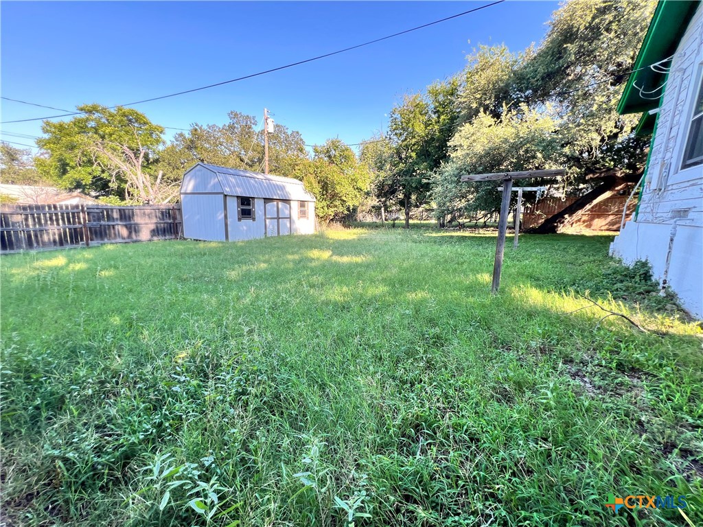 105 N Summer Street Property Photo 6