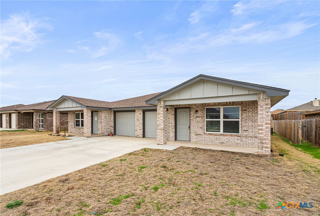 1806 Castroville Trail Property Photo 3