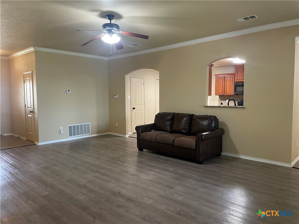 2804 Hector Drive Property Photo 2