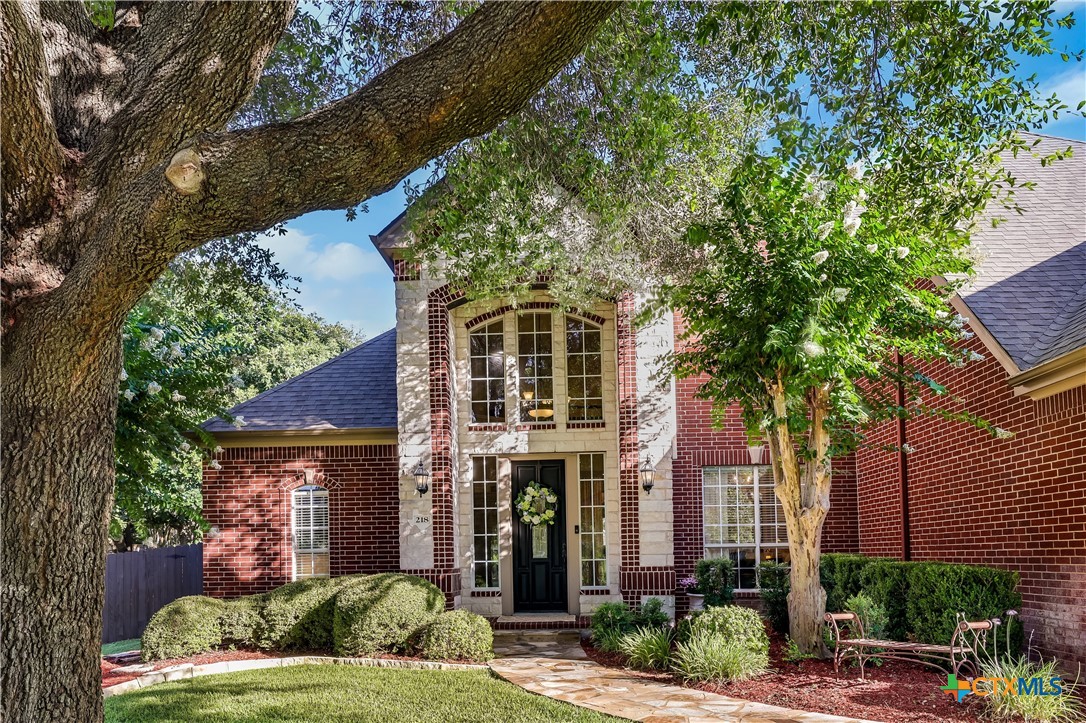 218 Champions Drive Property Photo 1