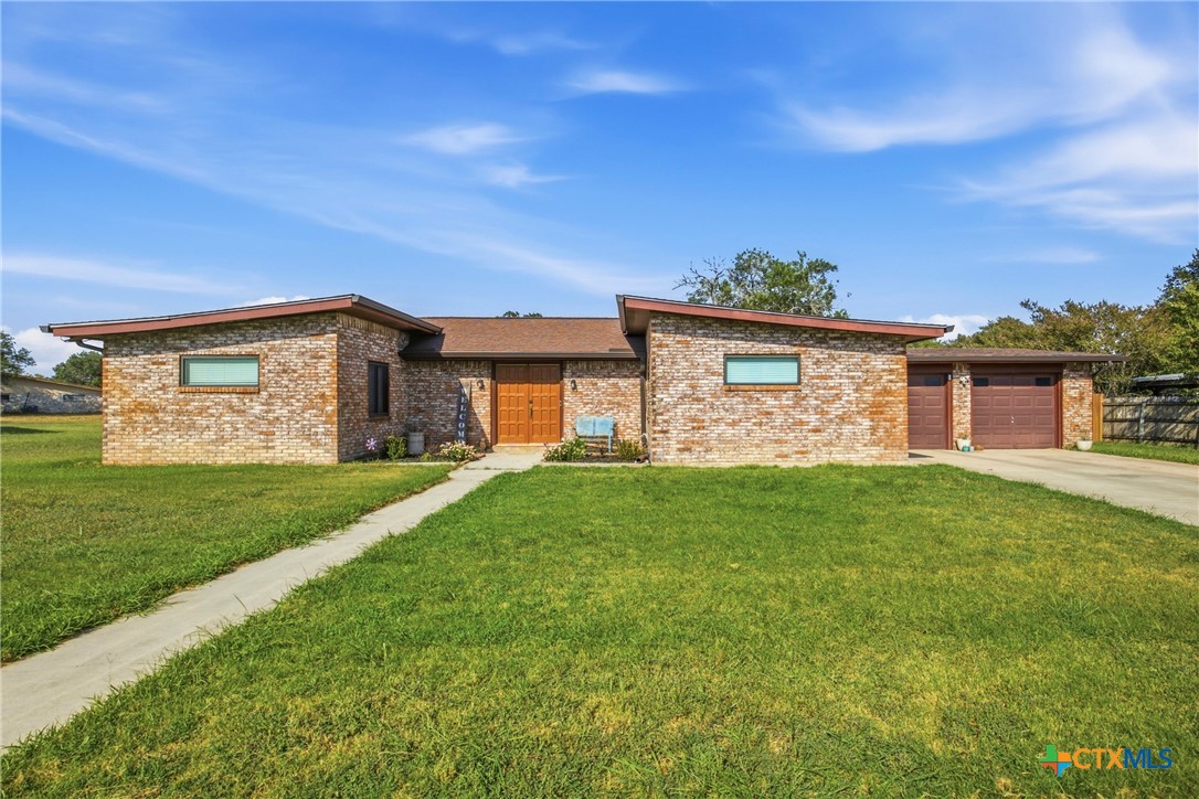 1304 Walker Street Property Photo 1