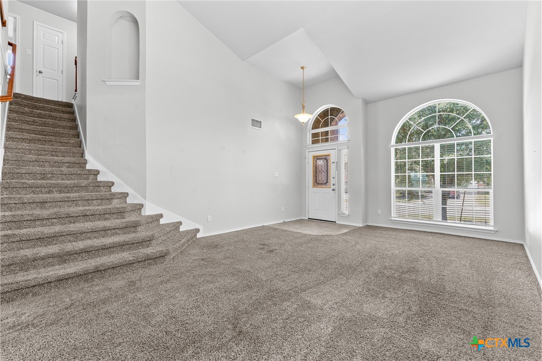 9702 Adeel Drive Property Photo 7