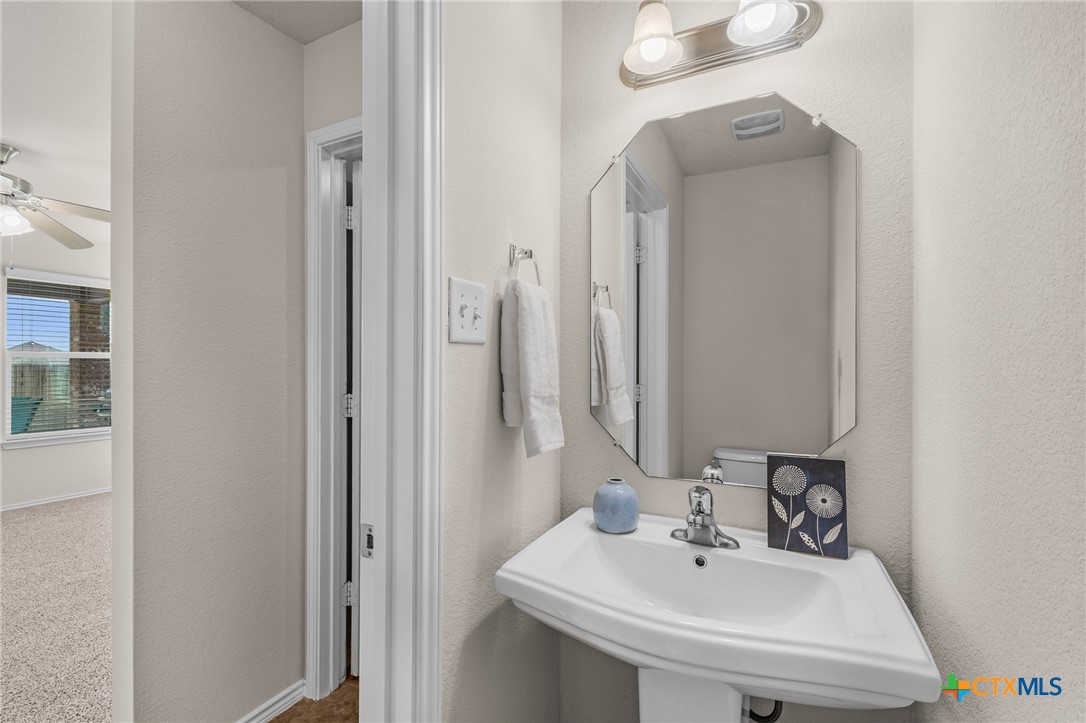 9702 Adeel Drive Property Photo 16