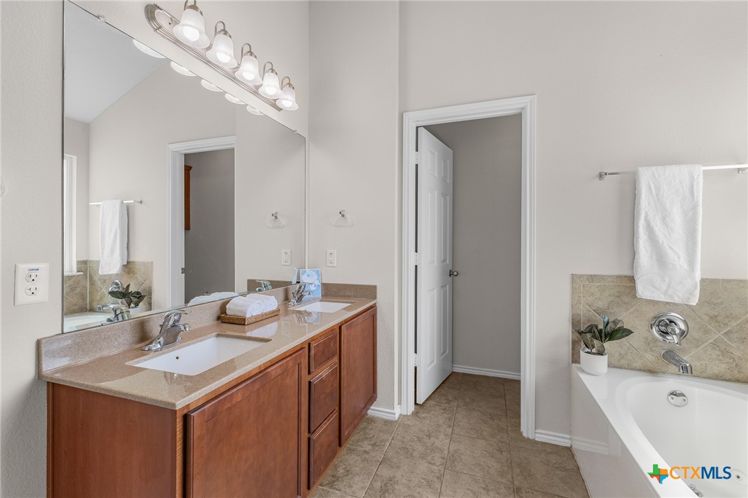 9702 Adeel Drive Property Photo 34