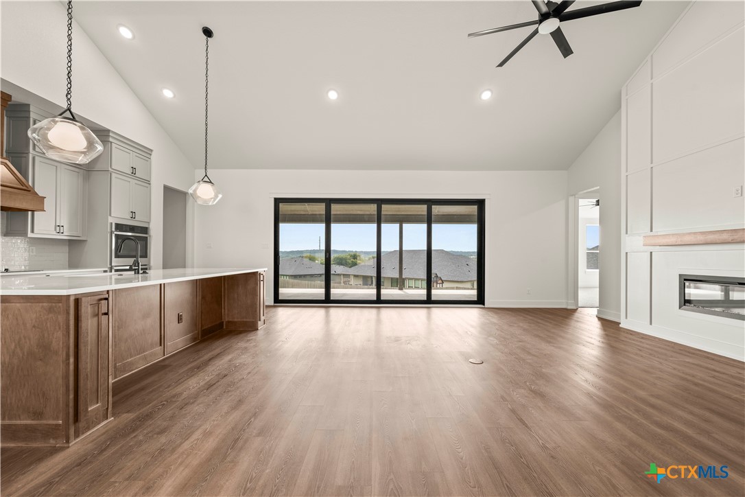 2021 Bluff Drive Property Photo 8