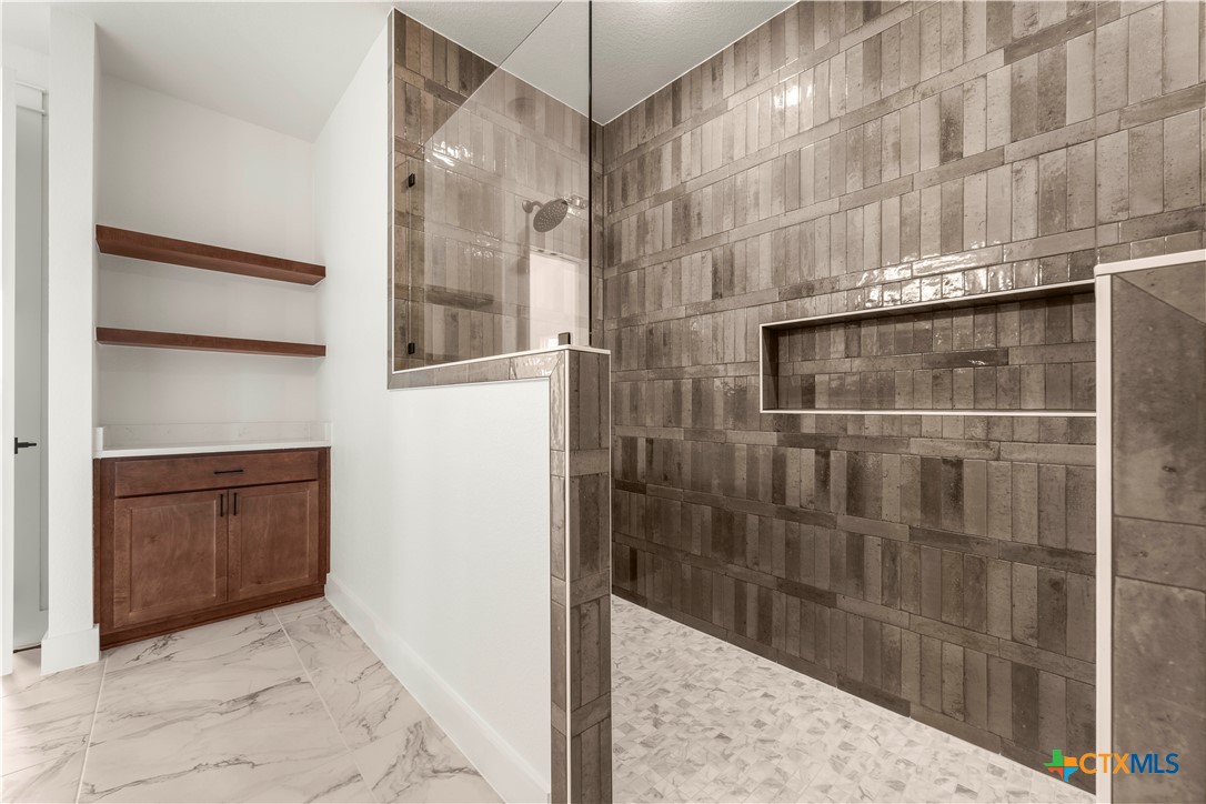 2021 Bluff Drive Property Photo 18