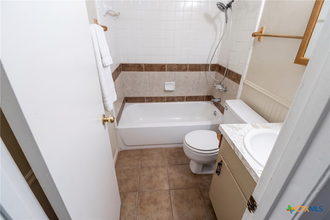 703 Traci Drive Property Photo 8