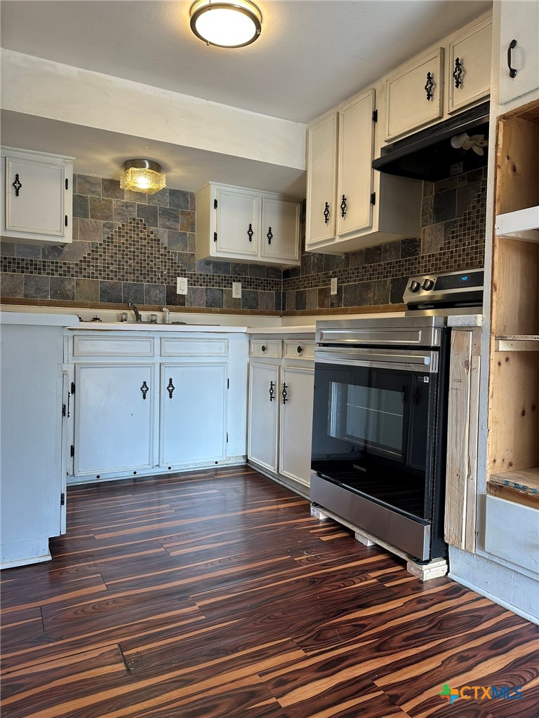 1704 Avondale Street Property Photo 2