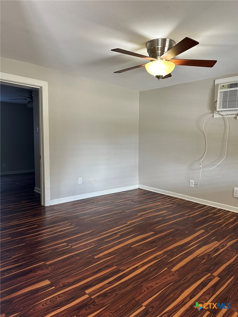 1704 Avondale Street Property Photo 5