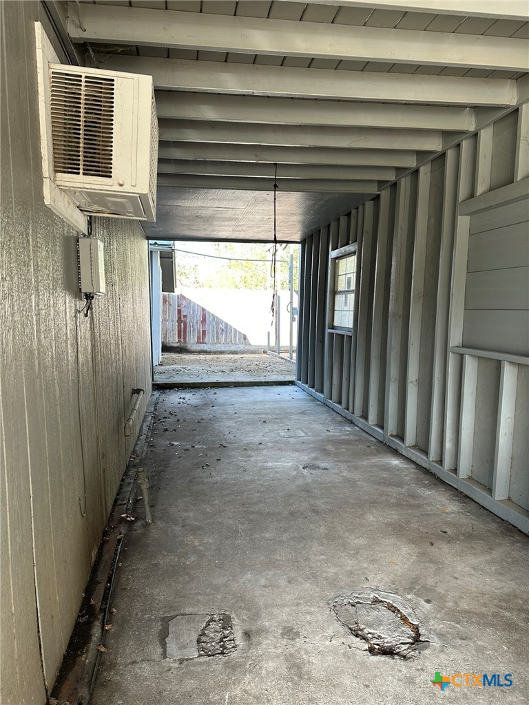 1704 Avondale Street Property Photo 9