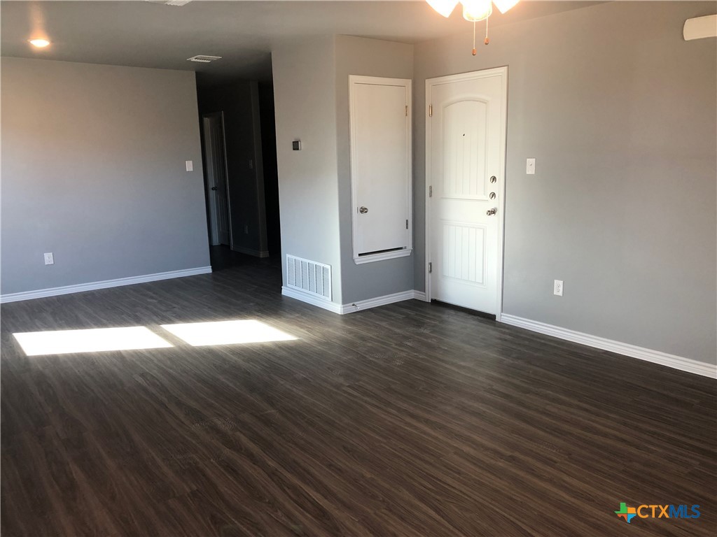 1818 Castroville Trail A Property Photo 4