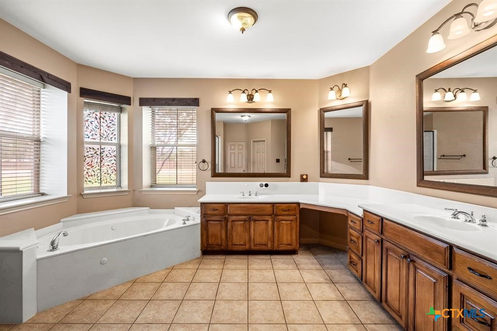 101 Landons Way Property Photo 12