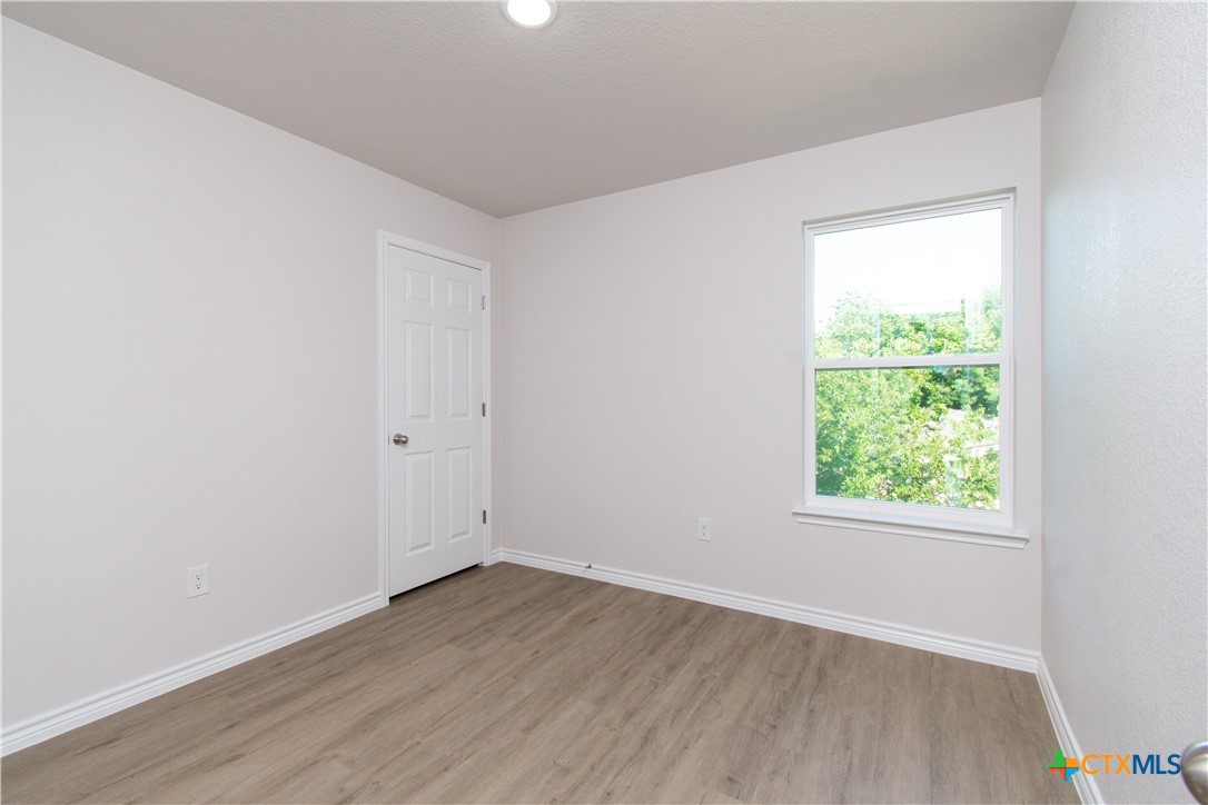 802 White Meadow Ln. B Property Photo 11
