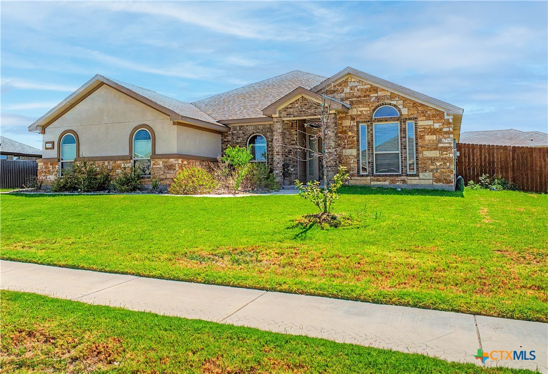 2509 Meadow Lark Drive Property Photo 1