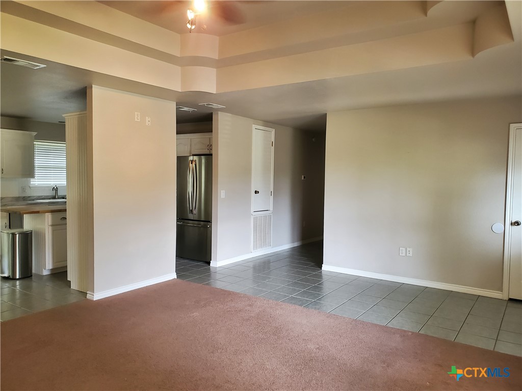 136 Royal Crest Circle Property Photo 3