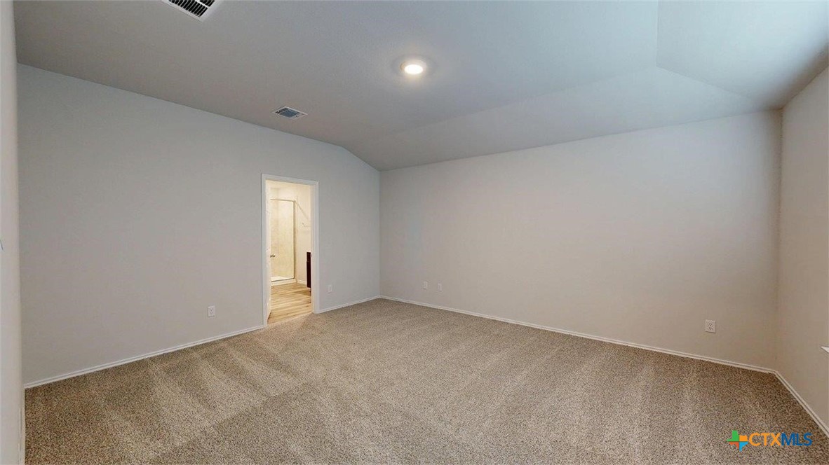 421 Hector Loop Property Photo 26