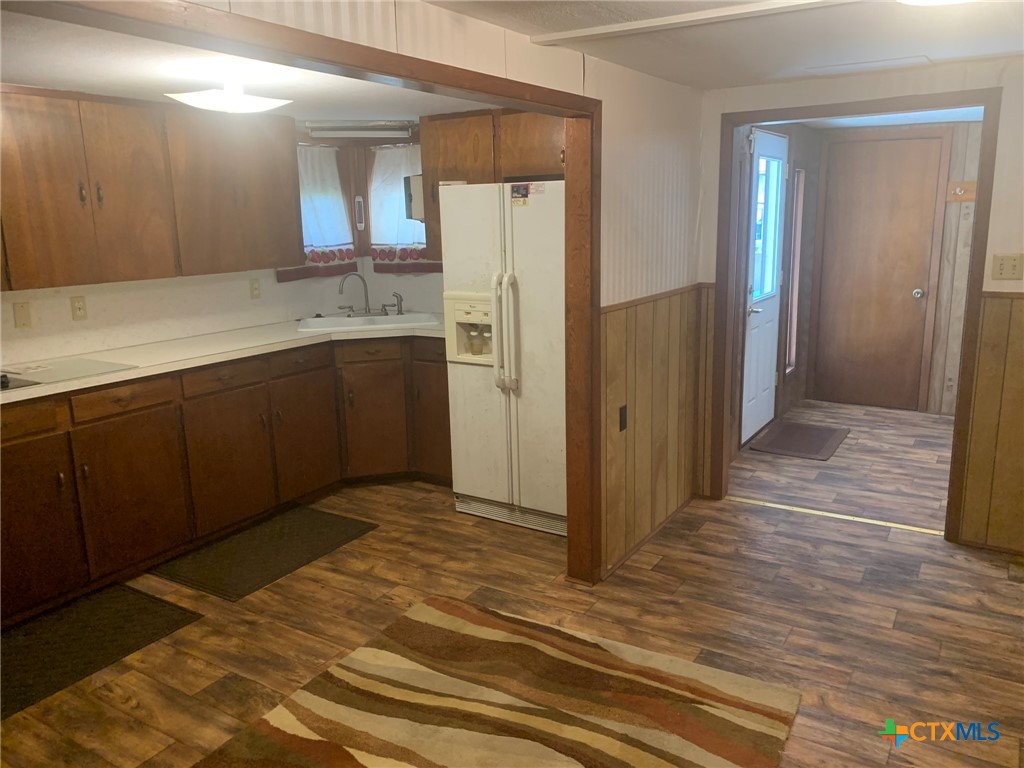 10704 State Highway 185 Property Photo 8