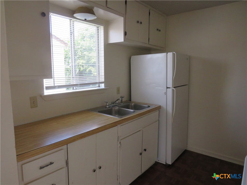 507 E Beeline Lane 3 Property Photo 5