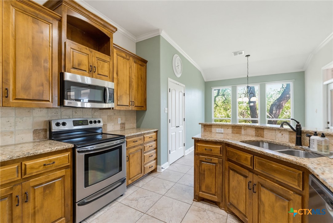 2702 Amber Forest Trail Property Photo 6