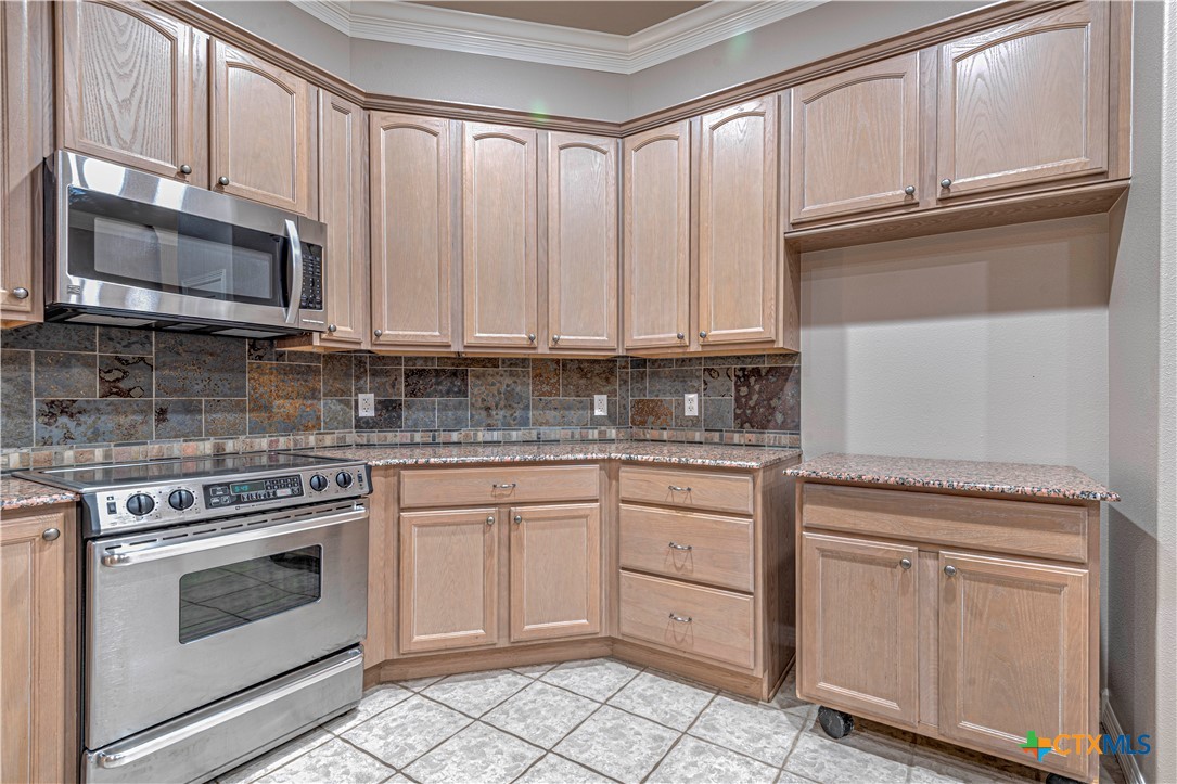 5920 Fawn Meadows Drive Property Photo 22