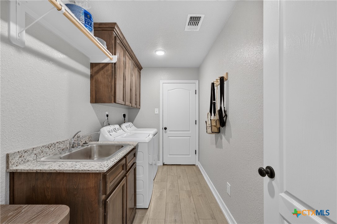 8502 Dorset Drive Property Photo 16