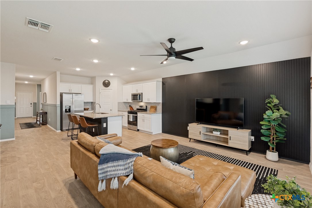438 Kayden Point