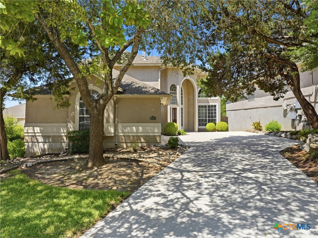 33 Greens Cliff Property Photo 2