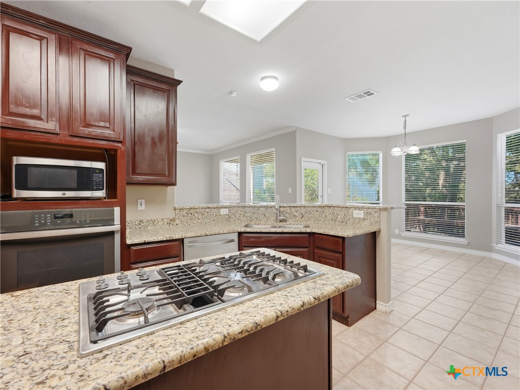 33 Greens Cliff Property Photo 16