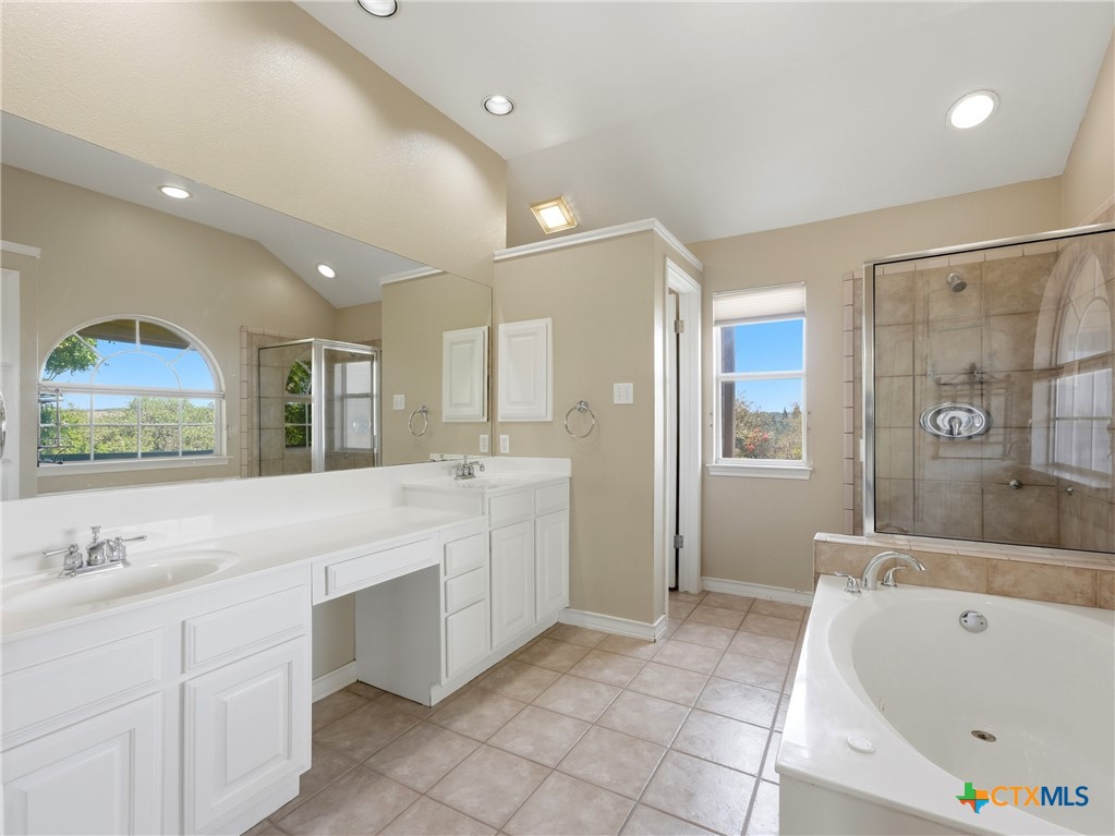 33 Greens Cliff Property Photo 31