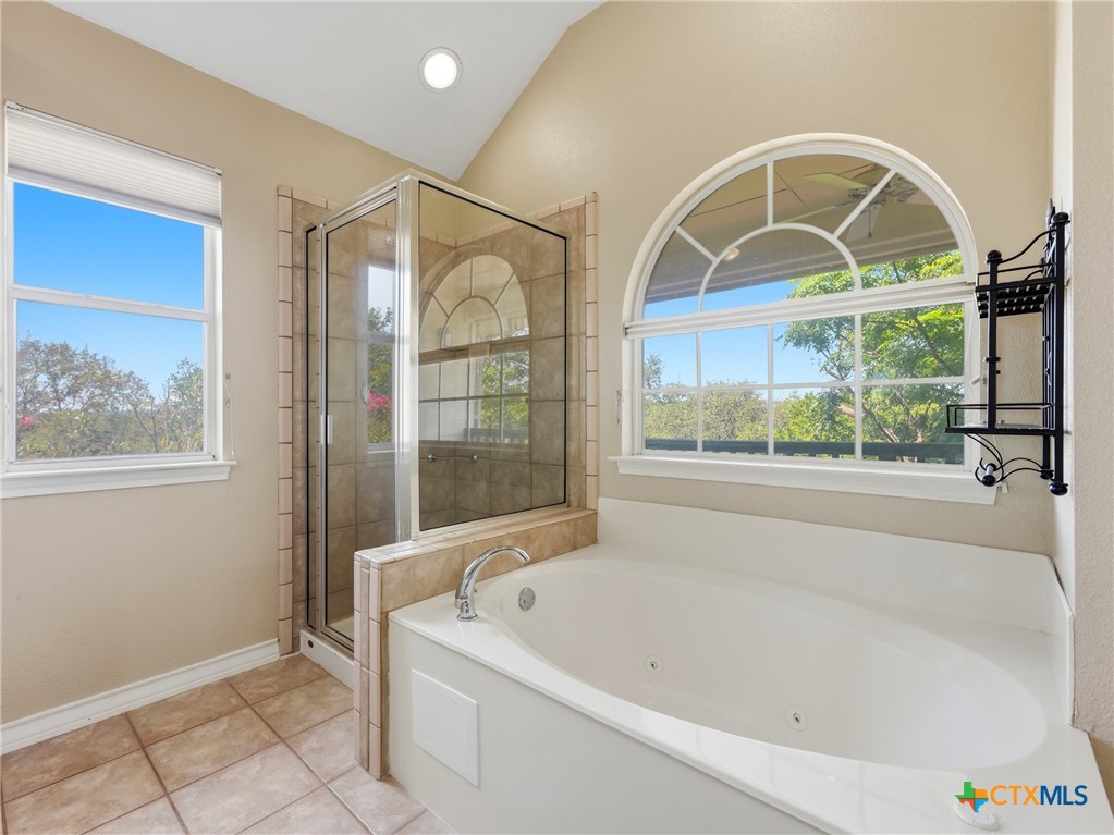 33 Greens Cliff Property Photo 32