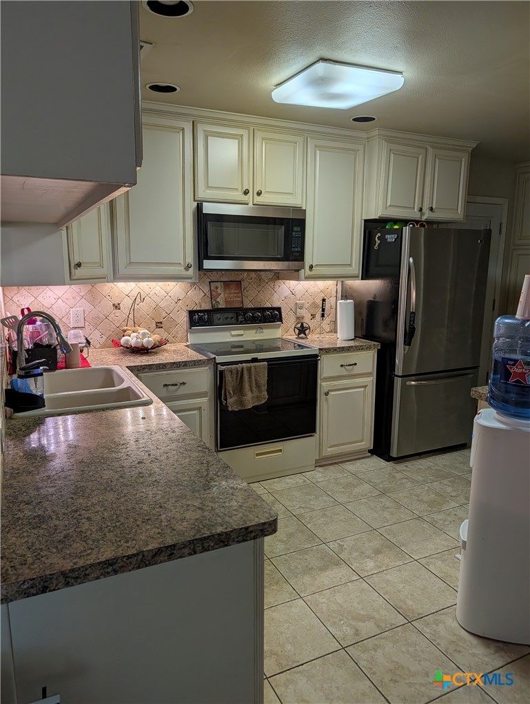 1908 Bundrant Drive Property Photo 19