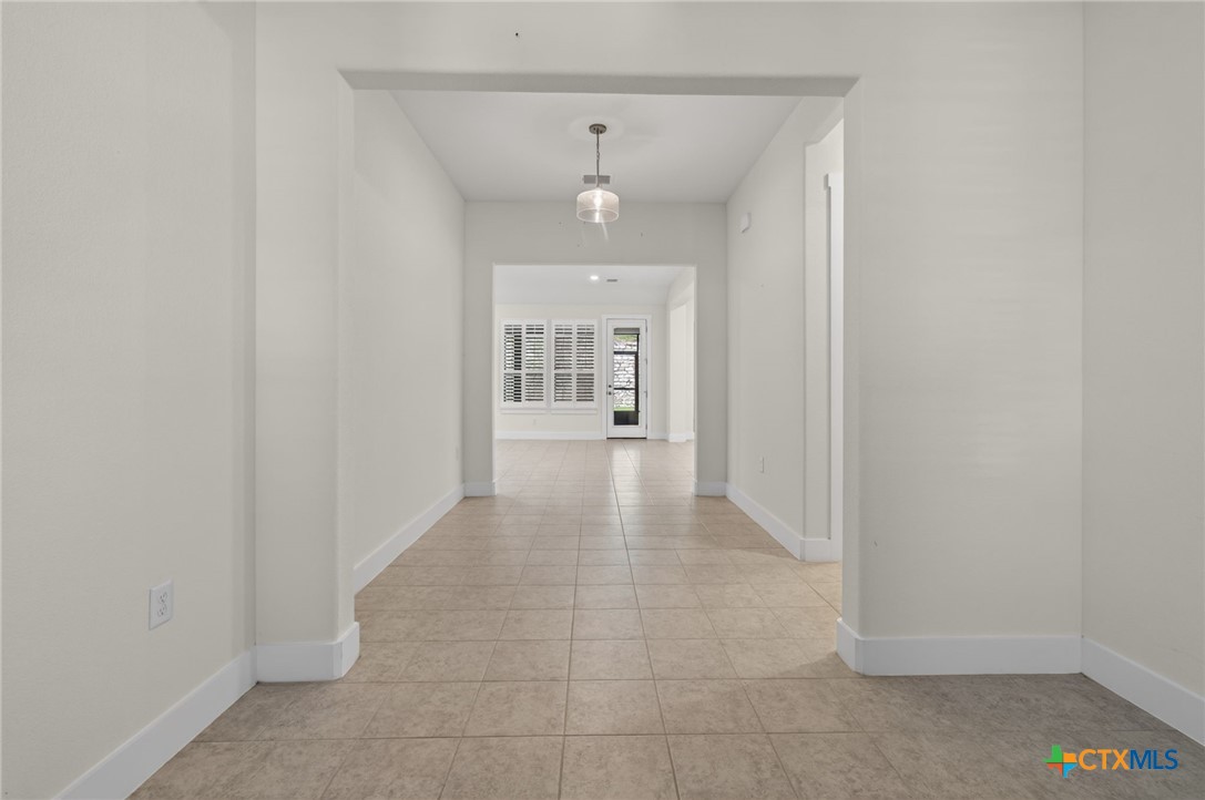 120 Sweeping Sage Lane Property Photo 3