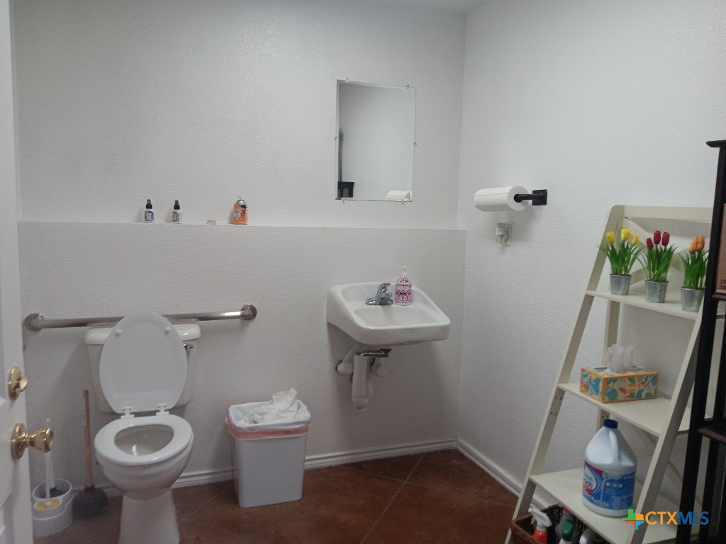 1600 W Stan Schlueter Loop 101 Property Photo 14