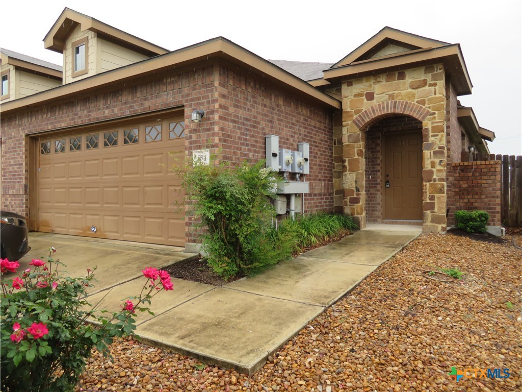 554 Creekside Circle Property Photo 1