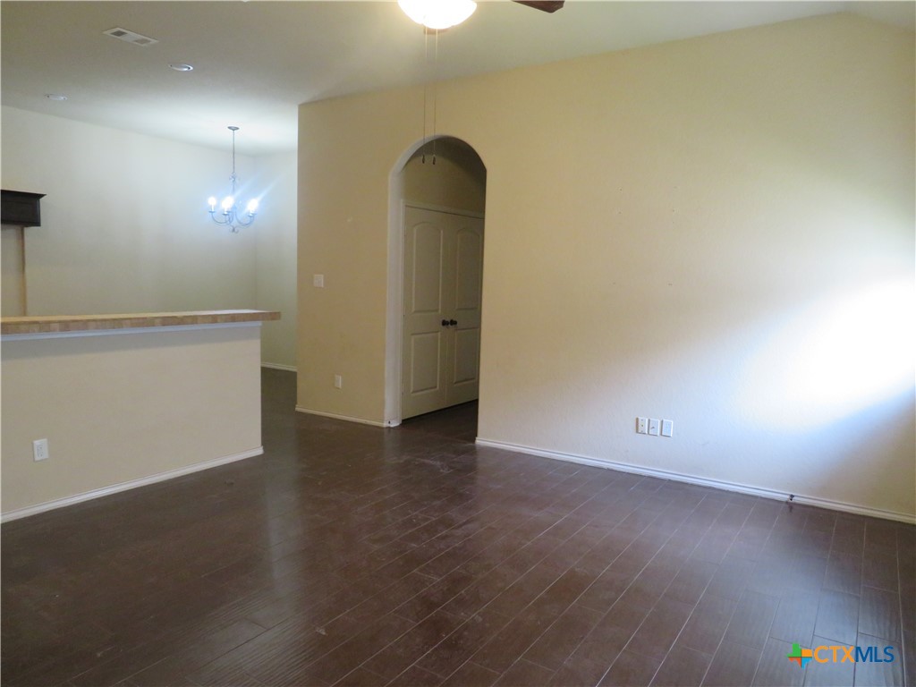 554 Creekside Circle Property Photo 7