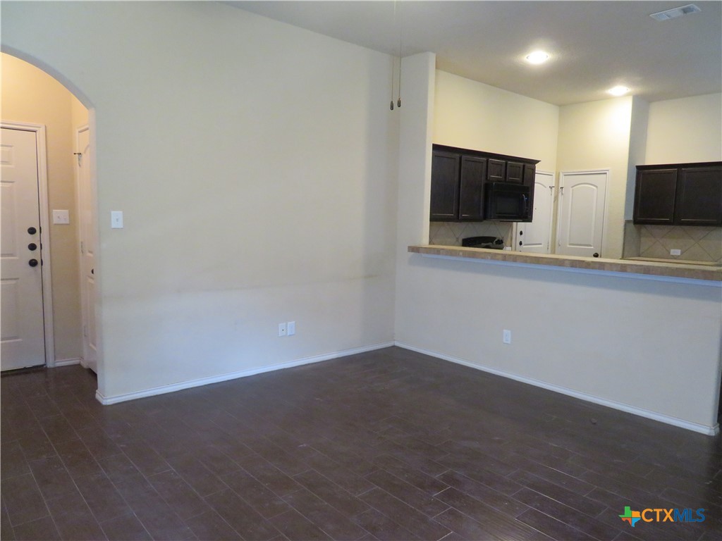 554 Creekside Circle Property Photo 8