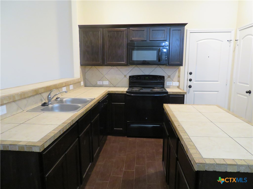 554 Creekside Circle Property Photo 12