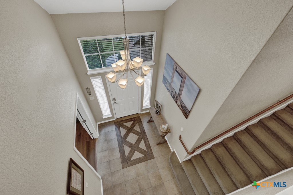 716 Hollow Ridge Property Photo 3