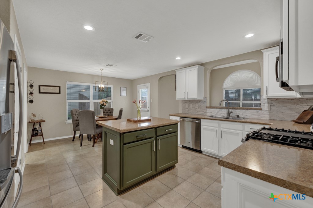 716 Hollow Ridge Property Photo 15