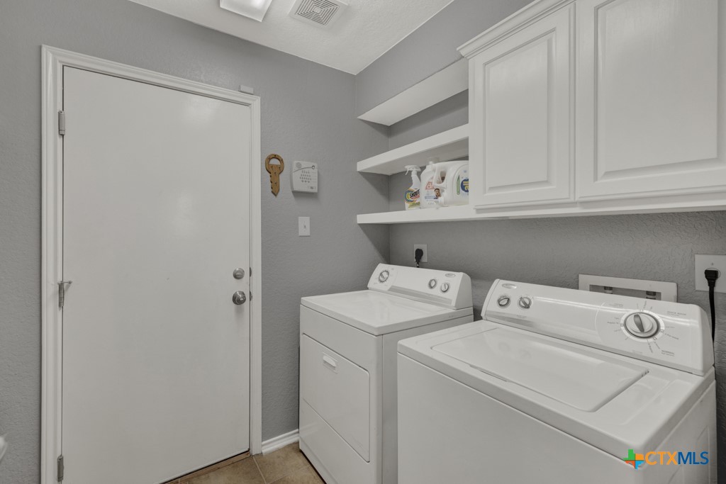 716 Hollow Ridge Property Photo 18