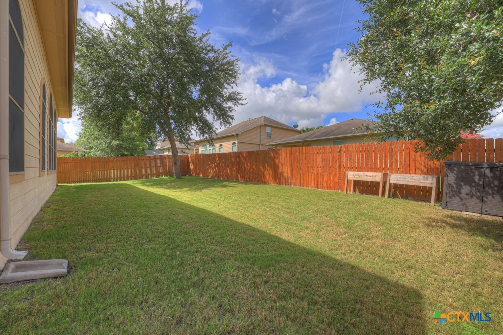 716 Hollow Ridge Property Photo 22