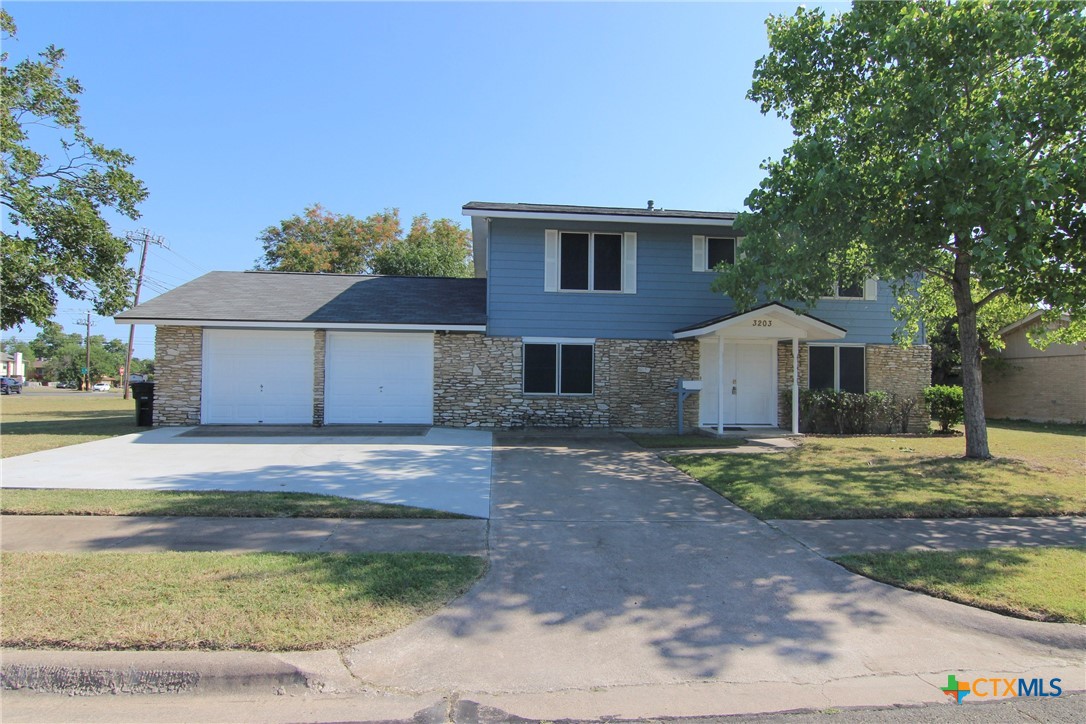 3203 Lake Charles Avenue Property Photo 1