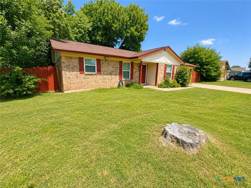 1709 Shoemaker Drive Property Photo 2