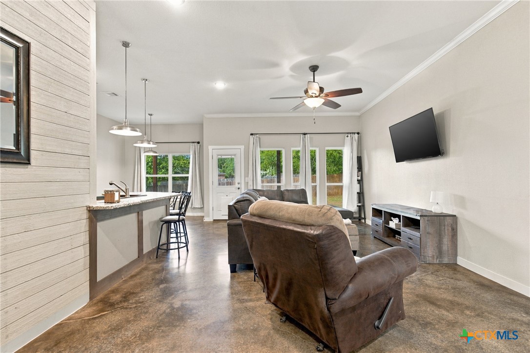 1202 S Willis Street Property Photo 7