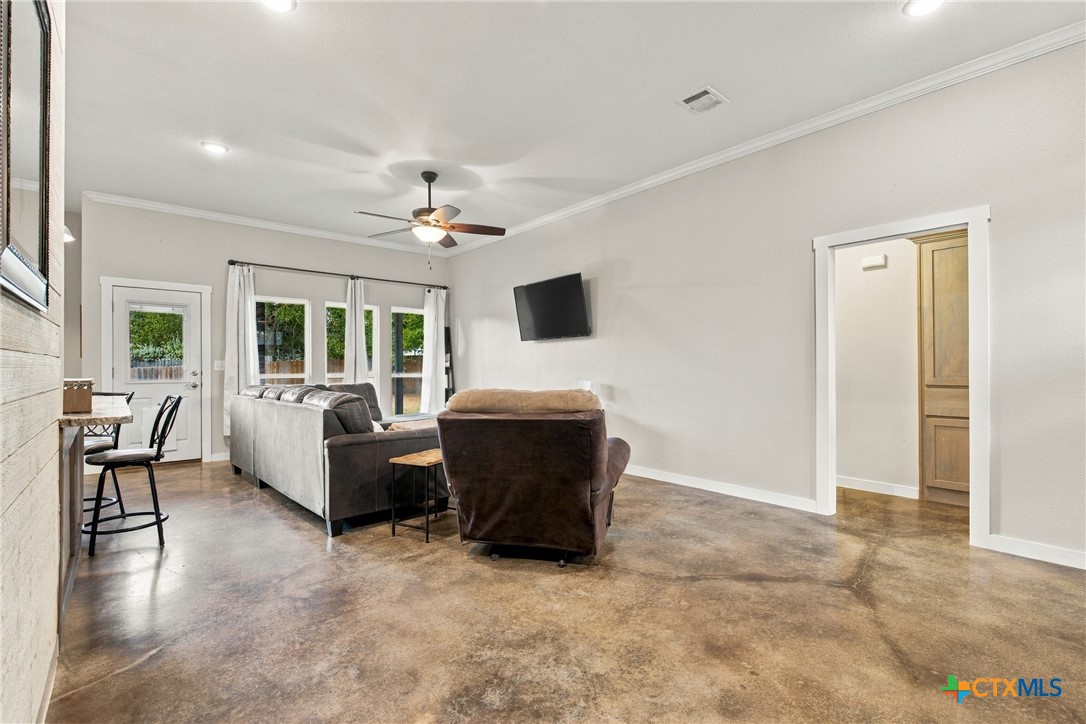 1202 S Willis Street Property Photo 8