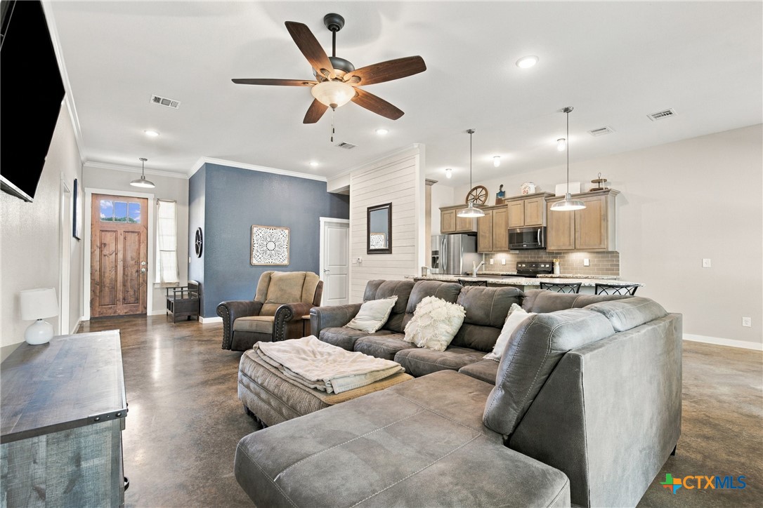 1202 S Willis Street Property Photo 11