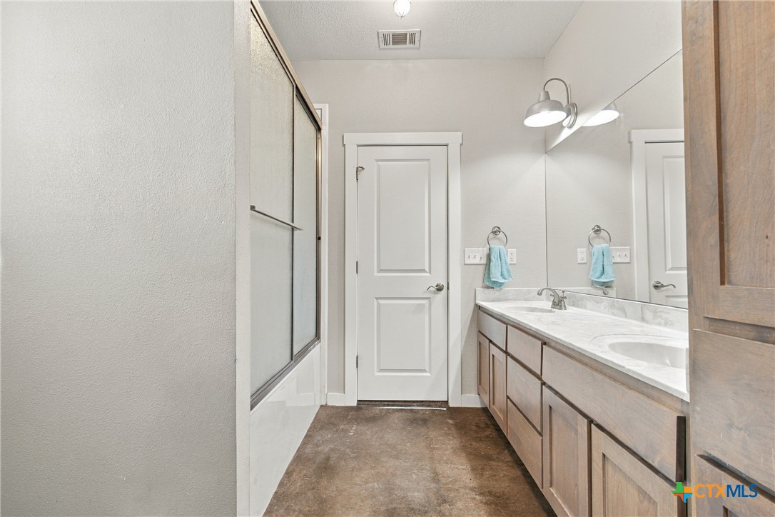 1202 S Willis Street Property Photo 24