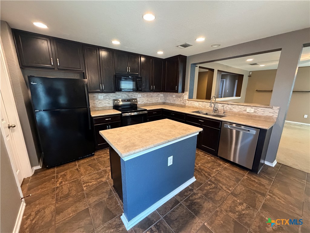 1484 Astor Creek Property Photo 3